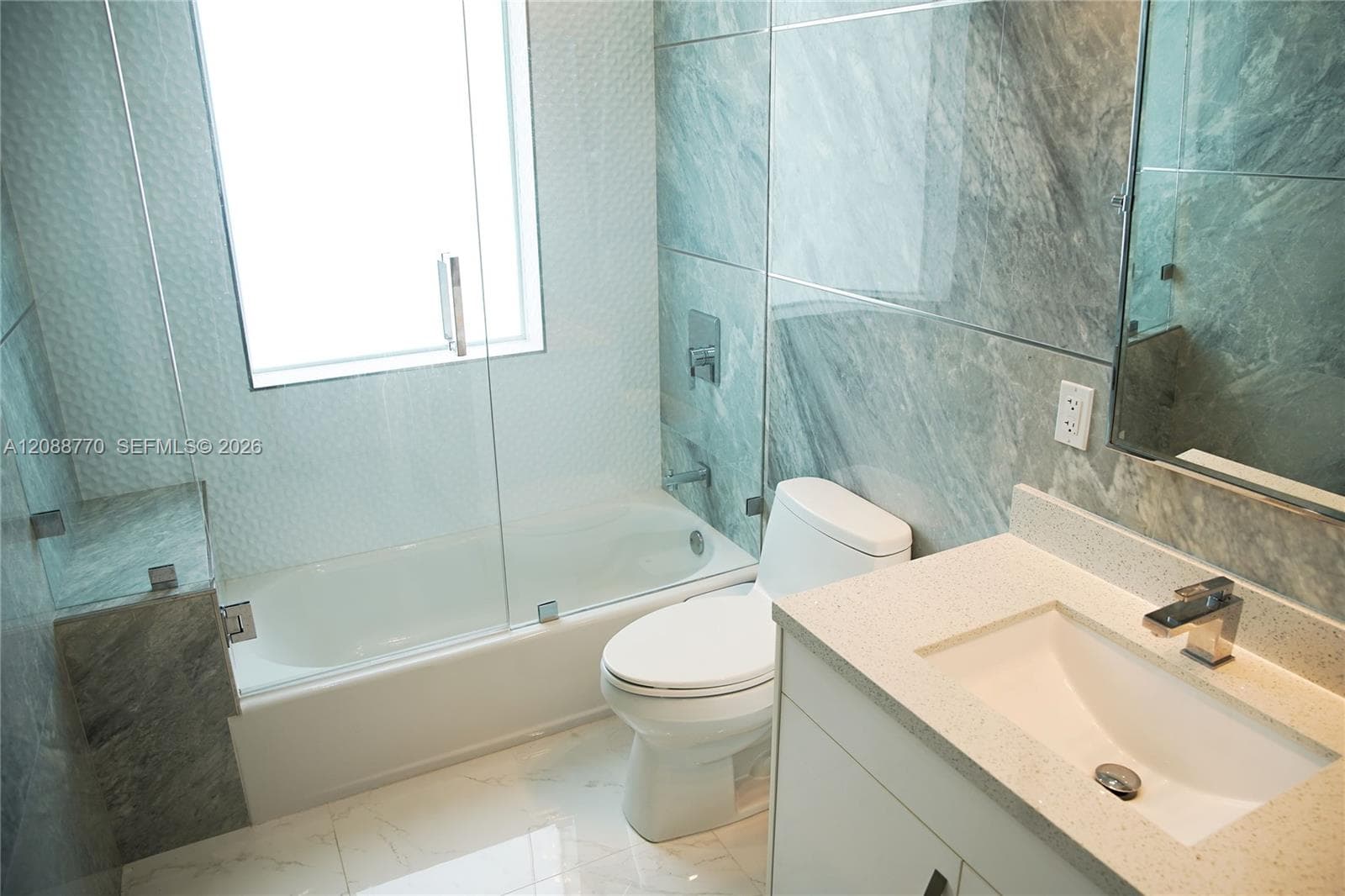 108 Avenue D photo 28