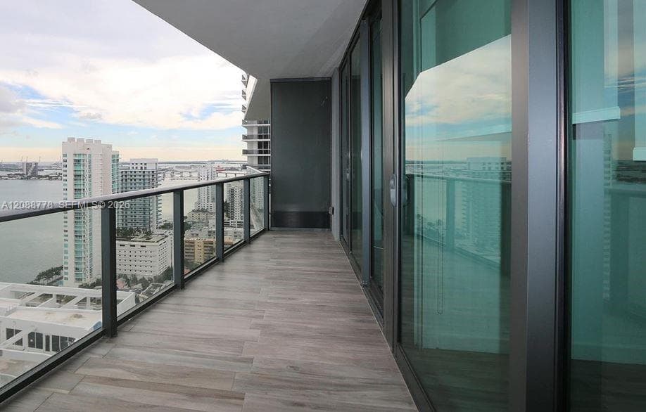 Icon Bay · #2803 in Miami - Photo 2