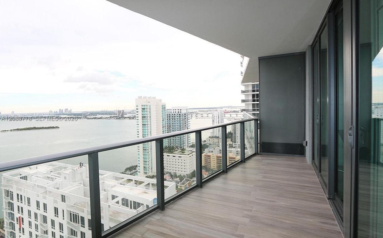 Icon Bay · #2803 in Miami - Photo 3