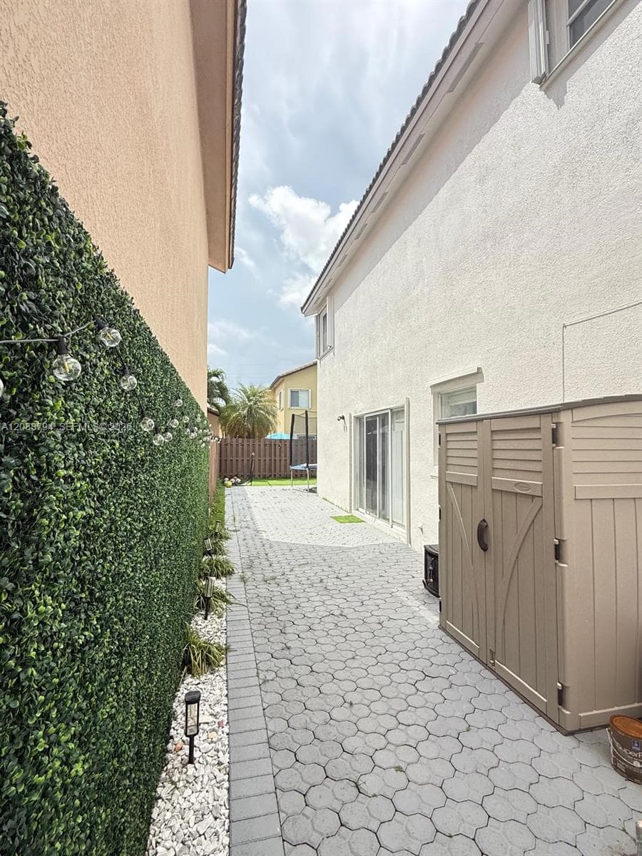11256 NW 51st Ter photo 25