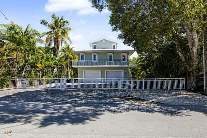 1217 Mockingbird Rd photo 2