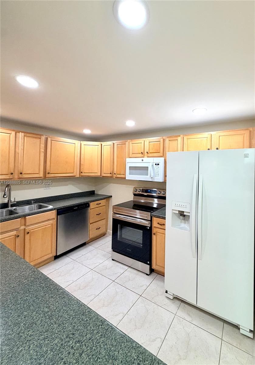 NORTHGATE TOWNHOUSE CONDO · #11B in Miami - Photo 6