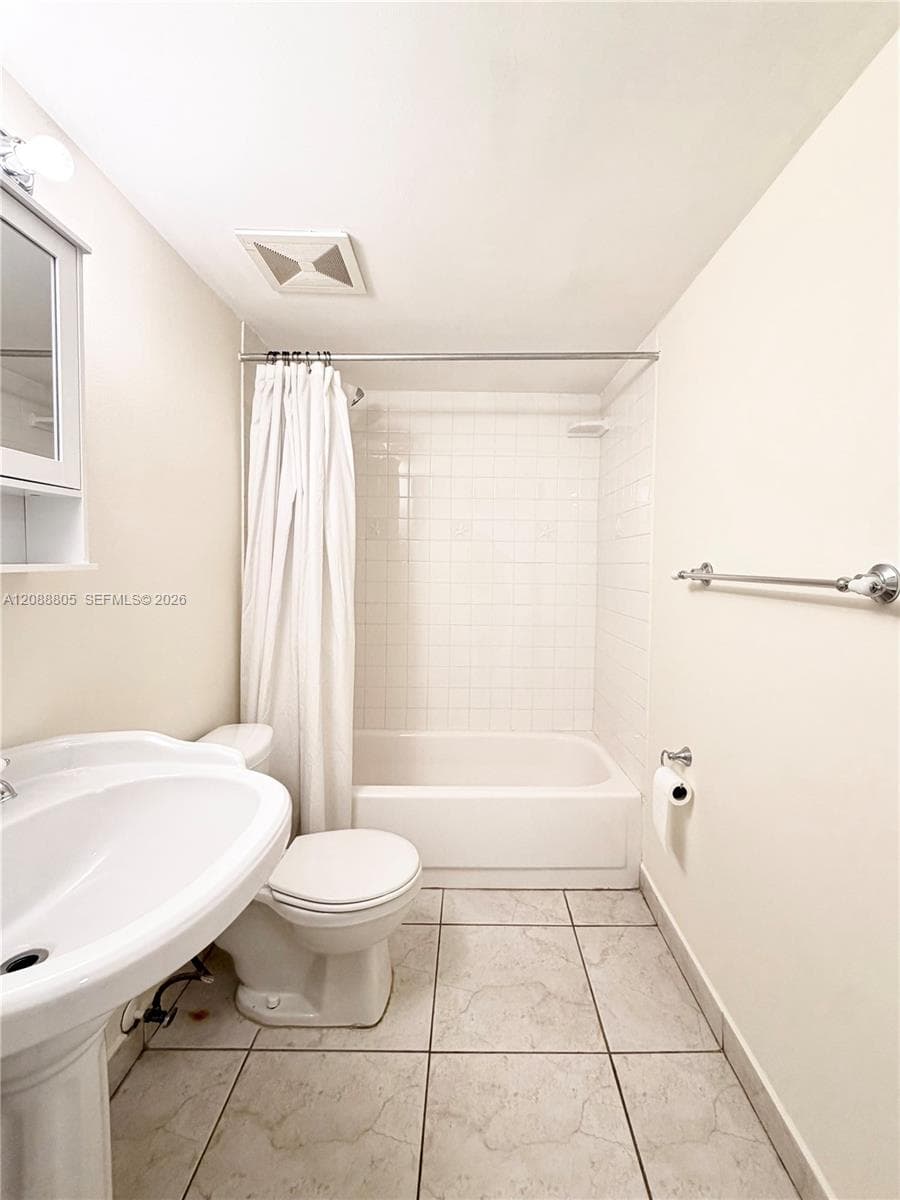 NORTHGATE TOWNHOUSE CONDO · #11B in Miami - Photo 17