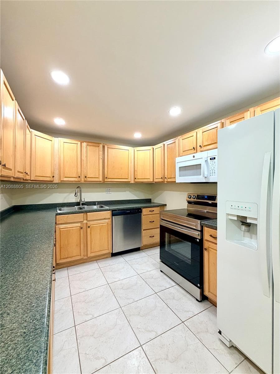 NORTHGATE TOWNHOUSE CONDO · #11B in Miami - Photo 5