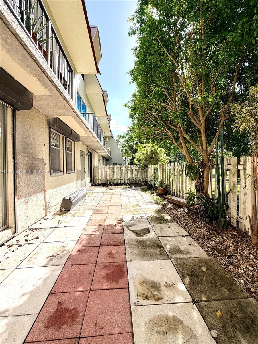 NORTHGATE TOWNHOUSE CONDO · #11B in Miami - Photo 20