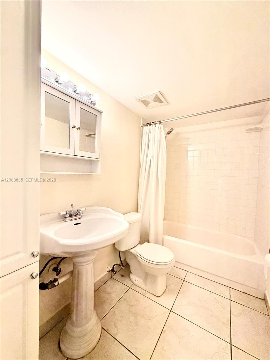 NORTHGATE TOWNHOUSE CONDO · #11B in Miami - Photo 18
