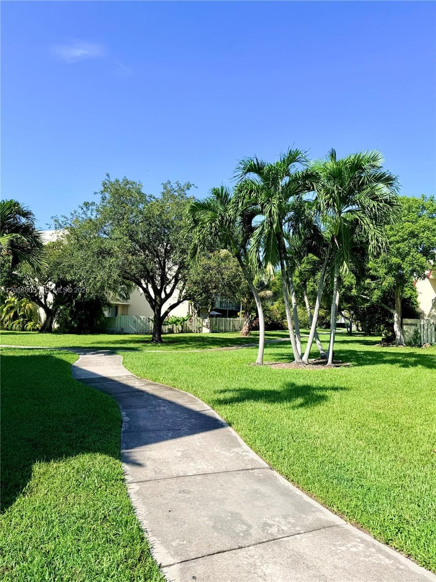 NORTHGATE TOWNHOUSE CONDO · #11B in Miami - Photo 25