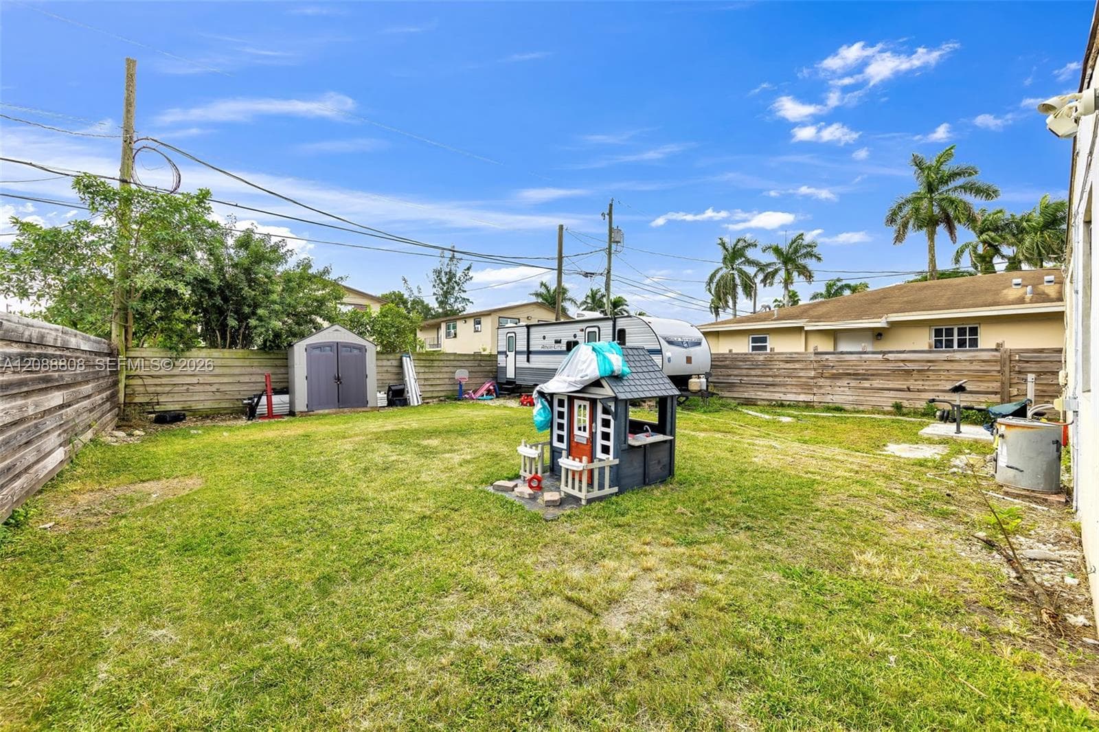 110 NE 9th Ct photo 25