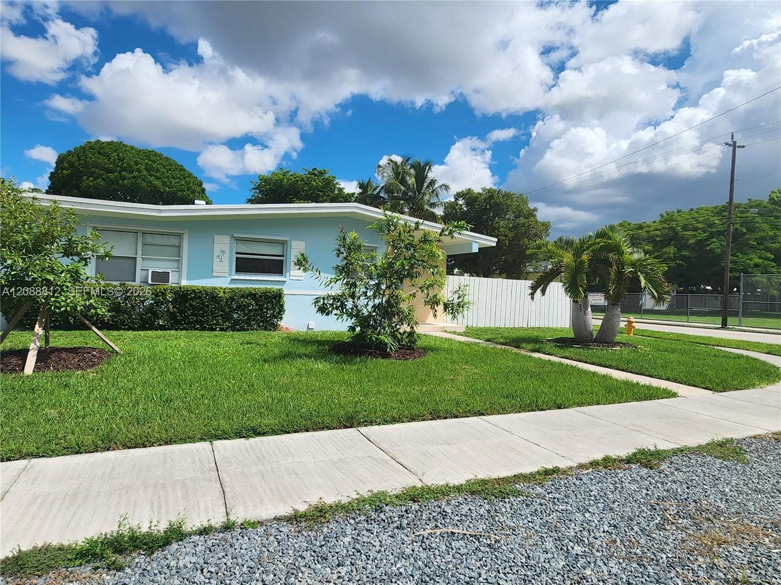 9301 SW 54th St photo 1