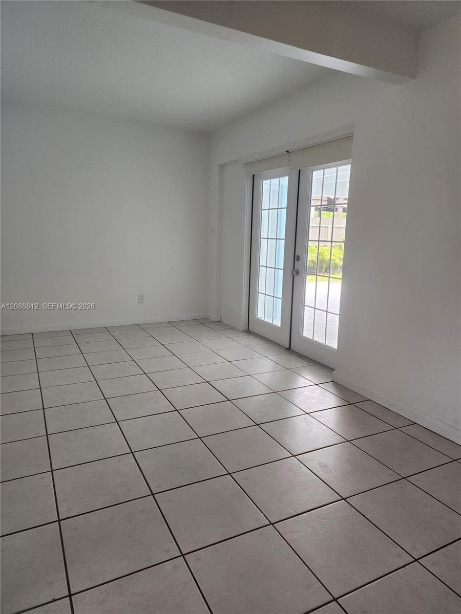 9301 SW 54th St photo 21