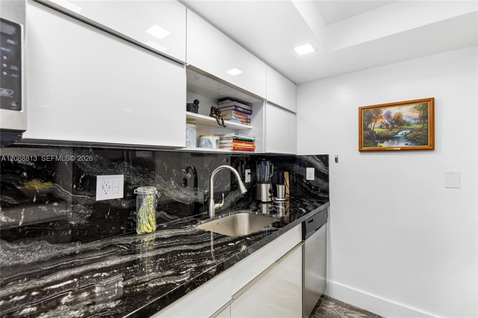 DELVISTA TOWERS CONDO · #1422 in Aventura - Photo 14