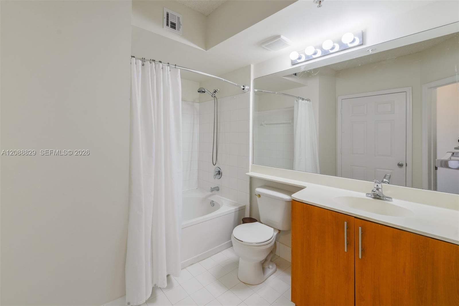 Porto Bellagio · #1906 in Sunny Isles Beach - Photo 24