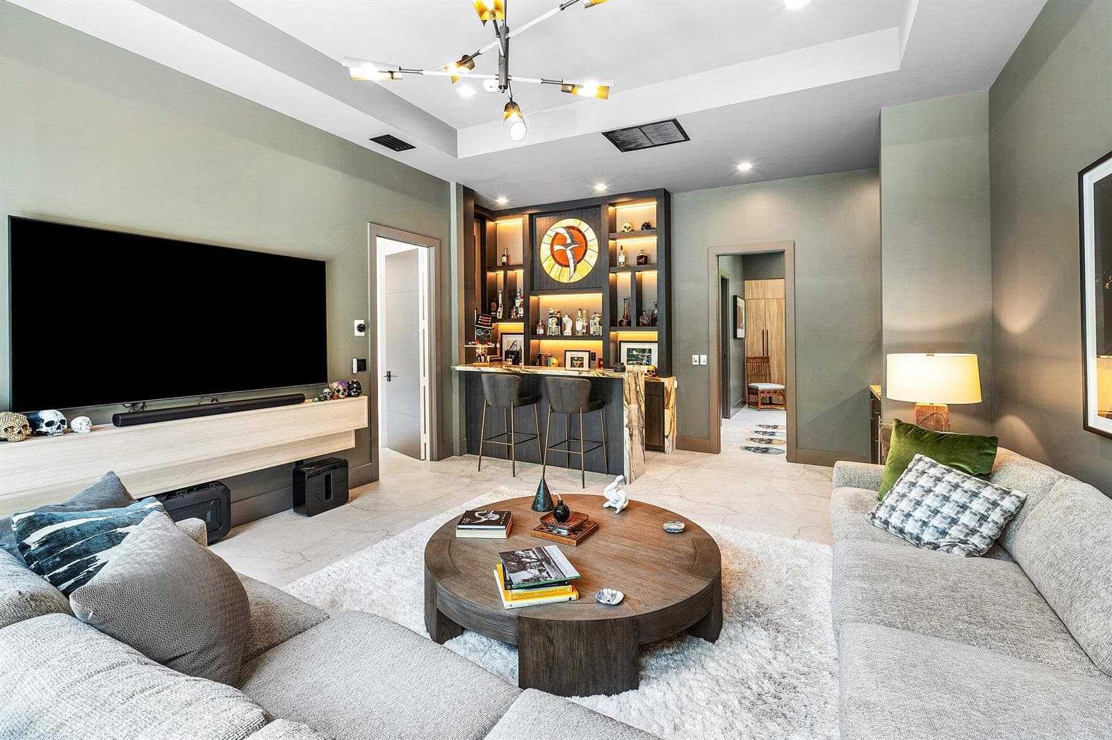Club Room/Bedroom 1