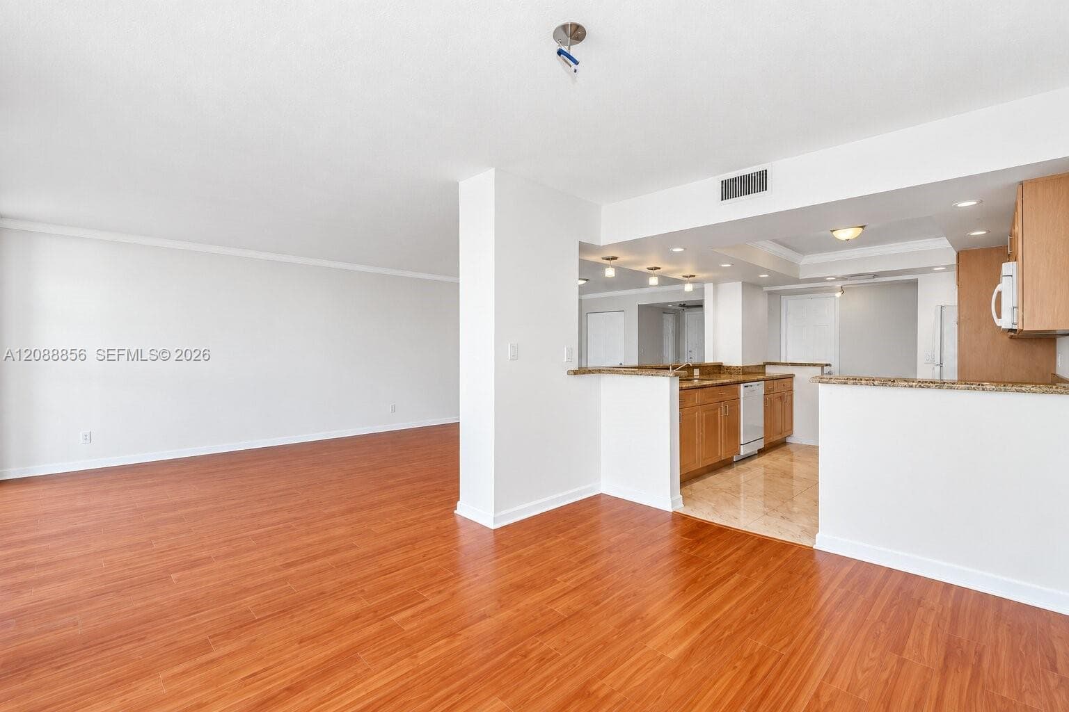 TOWERS OF OCEANVIEW · #204 in Hallandale Beach - Photo 10