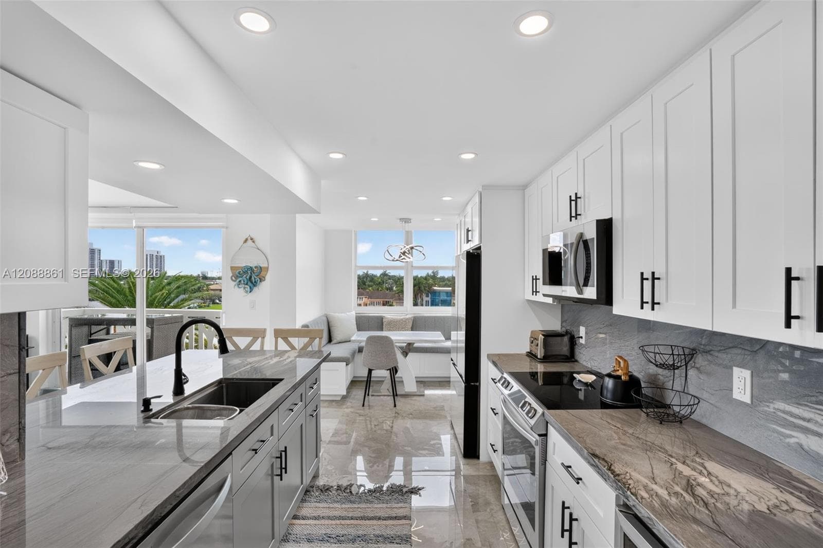 ASHLEIGH HOUSE CONDO · #510 in Hallandale Beach - Photo 1