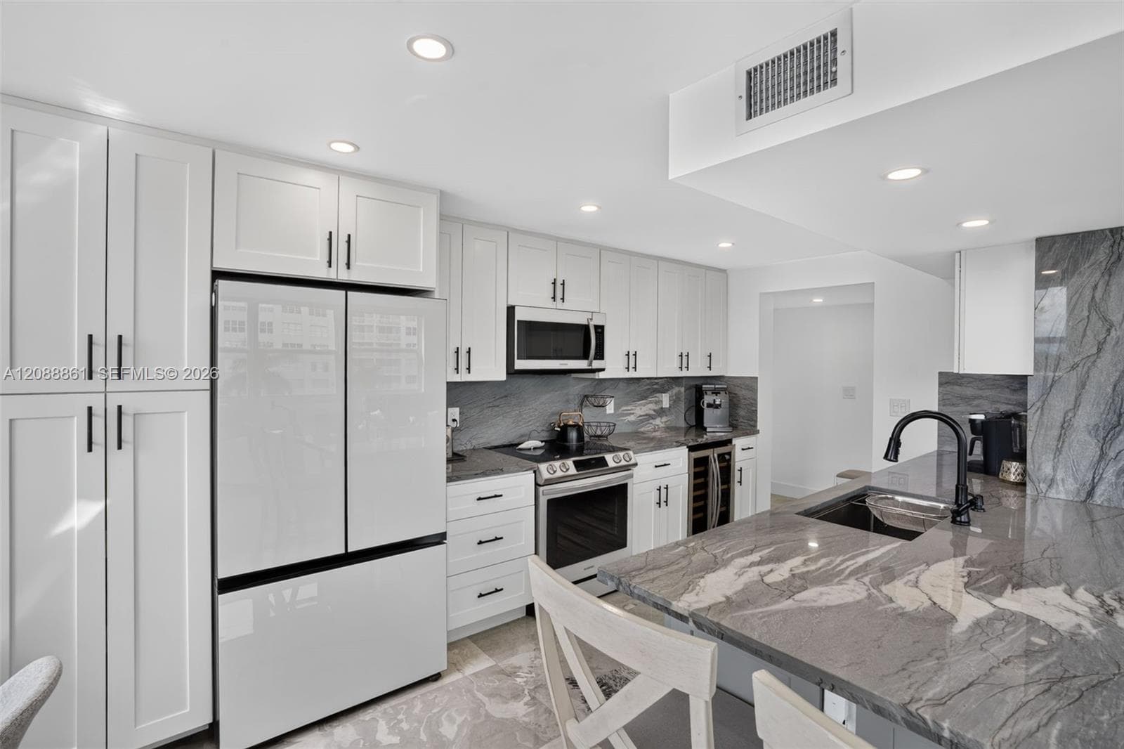 ASHLEIGH HOUSE CONDO · #510 in Hallandale Beach - Photo 10