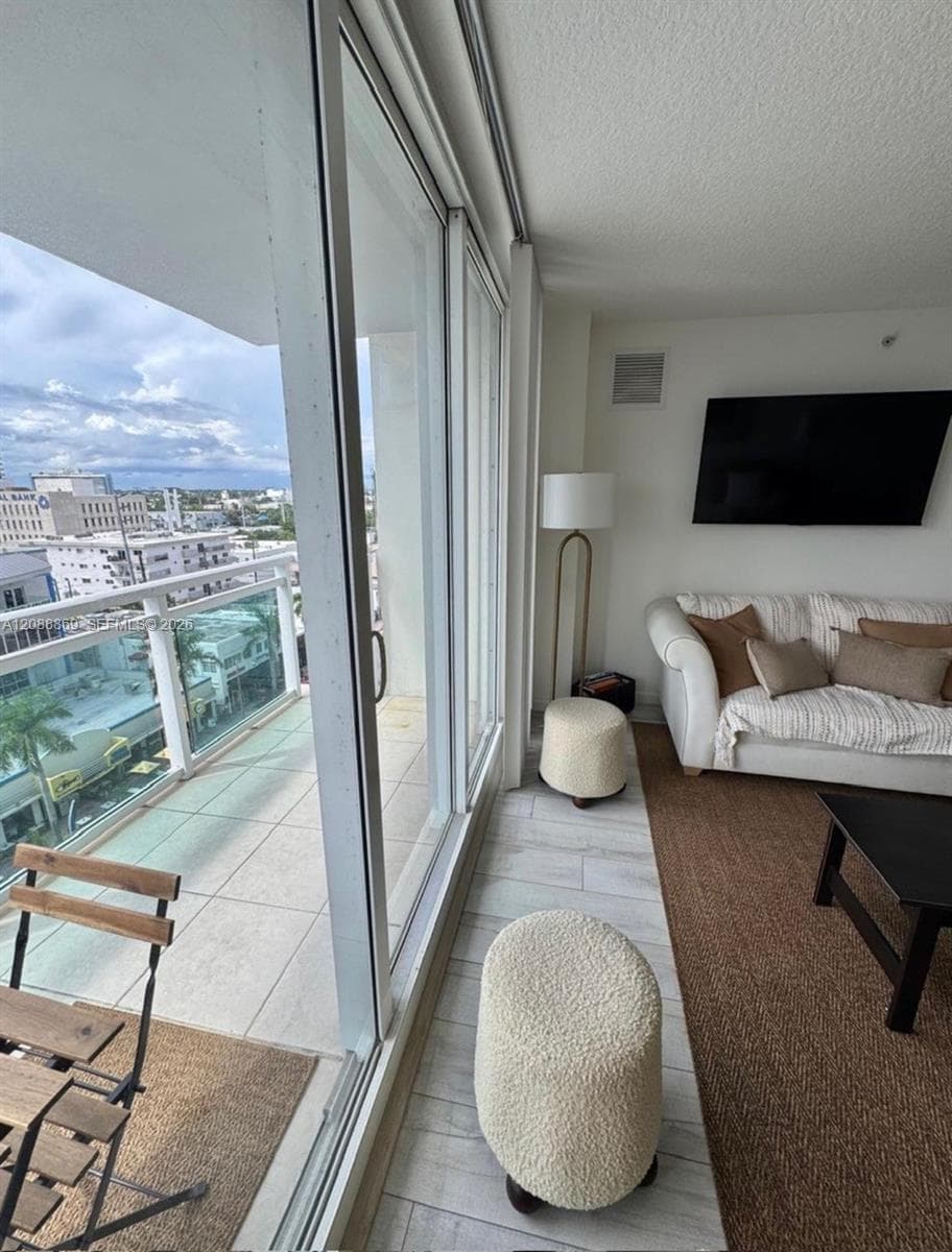 THE COLLINS CONDO · #1026 in Miami Beach - Photo 7