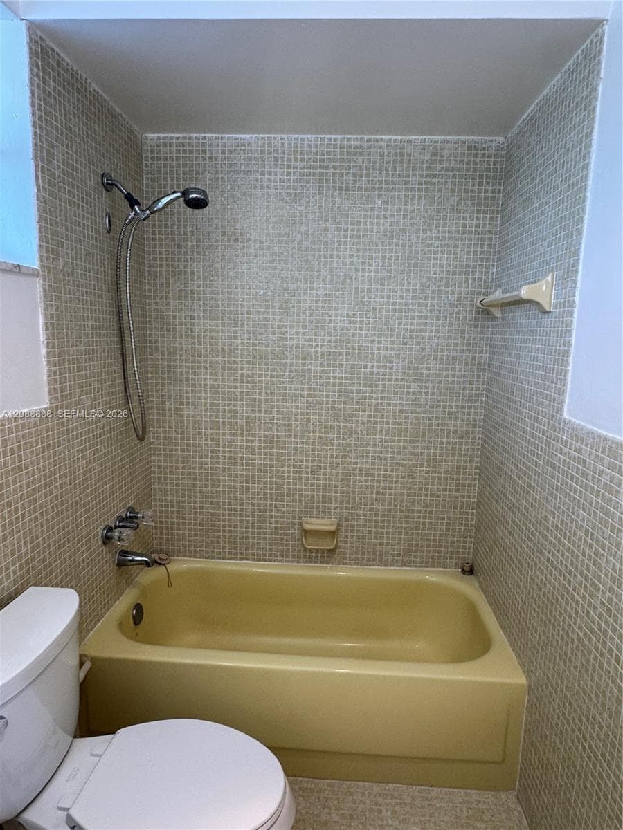 Biscayne Lake Gardens · #213 C in Aventura - Photo 12