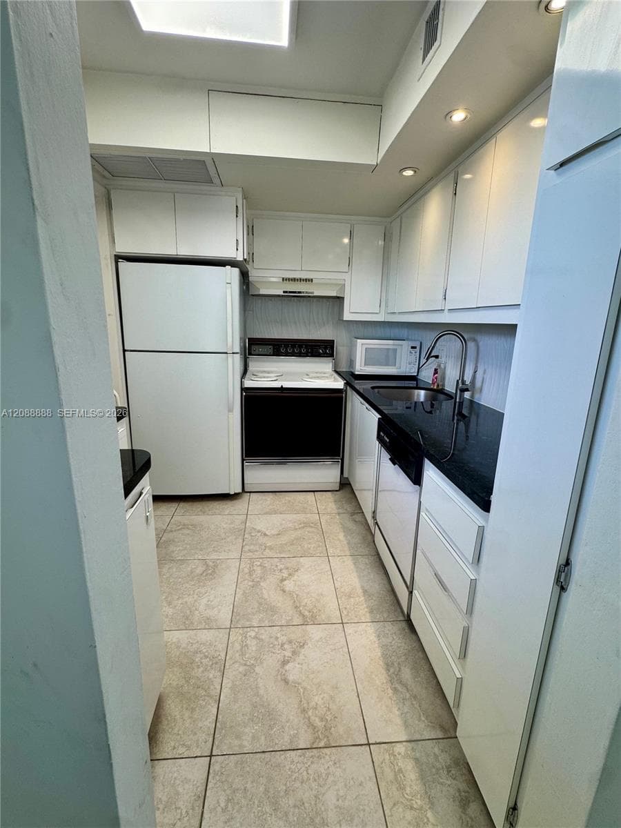 Biscayne Lake Gardens · #213 C in Aventura - Photo 7
