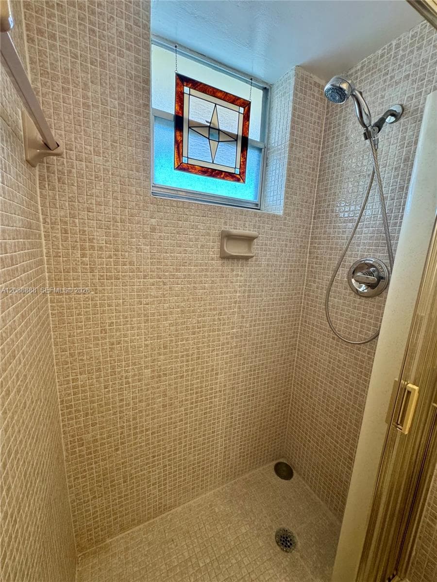 Biscayne Lake Gardens · #213 C in Aventura - Photo 18