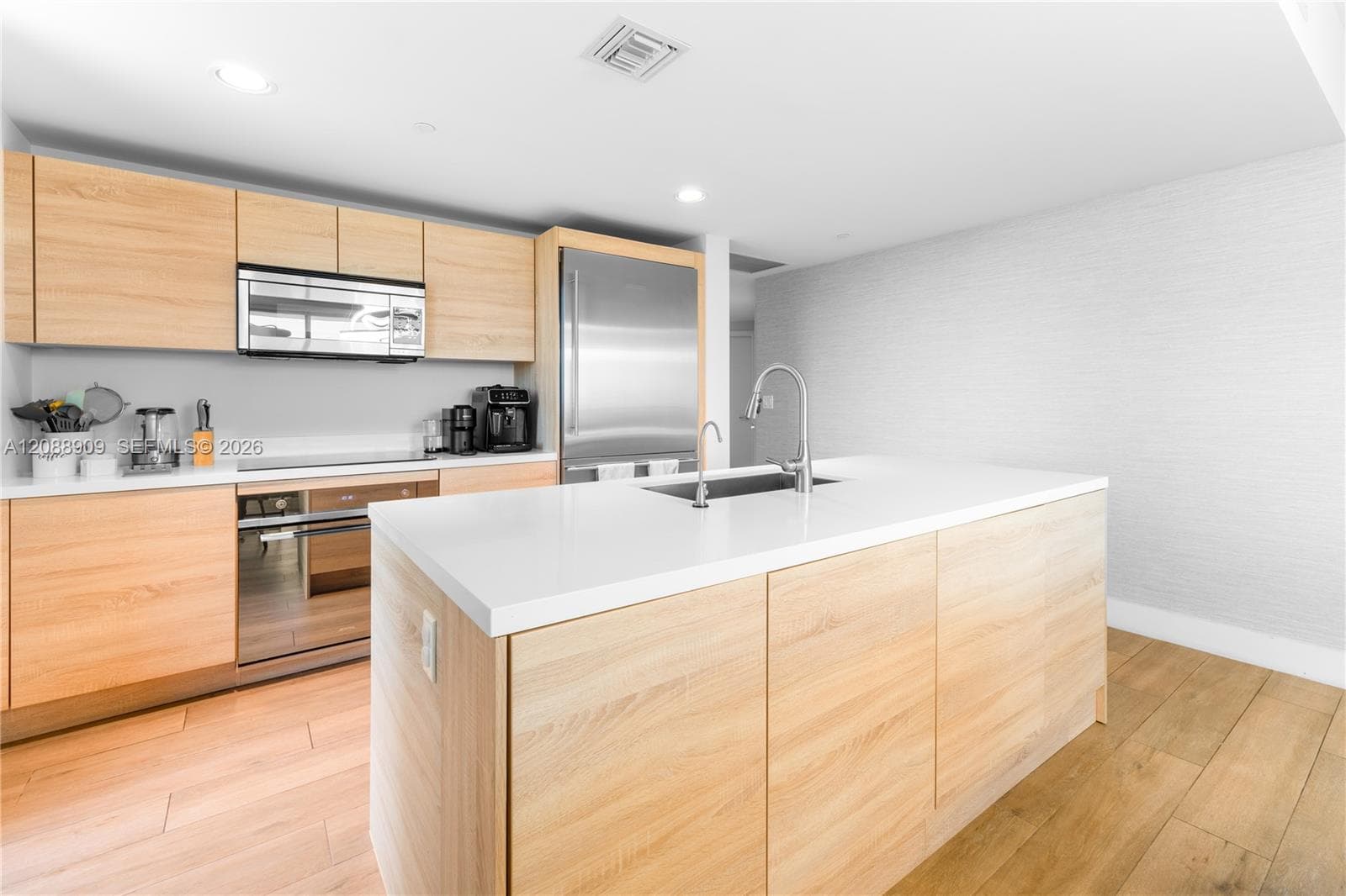 THE HARBOUR NORTH CONDO · #707 in North Miami Beach - Photo 3