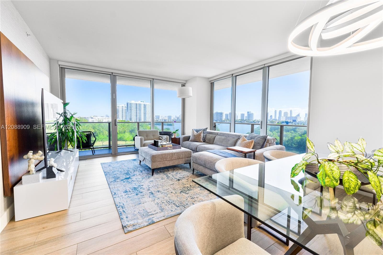 THE HARBOUR NORTH CONDO · #707 in North Miami Beach - Photo 1