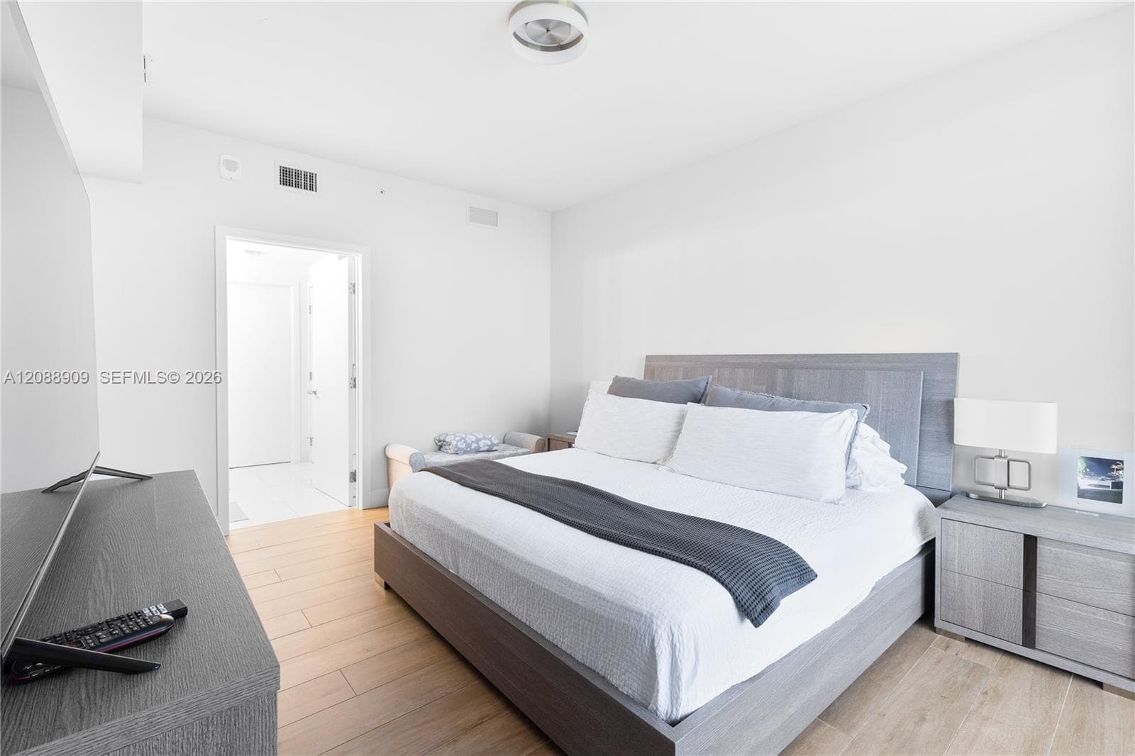 THE HARBOUR NORTH CONDO · #707 in North Miami Beach - Photo 5