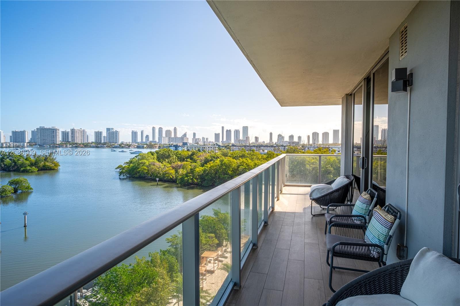 THE HARBOUR NORTH CONDO · #707 in North Miami Beach - Photo 4
