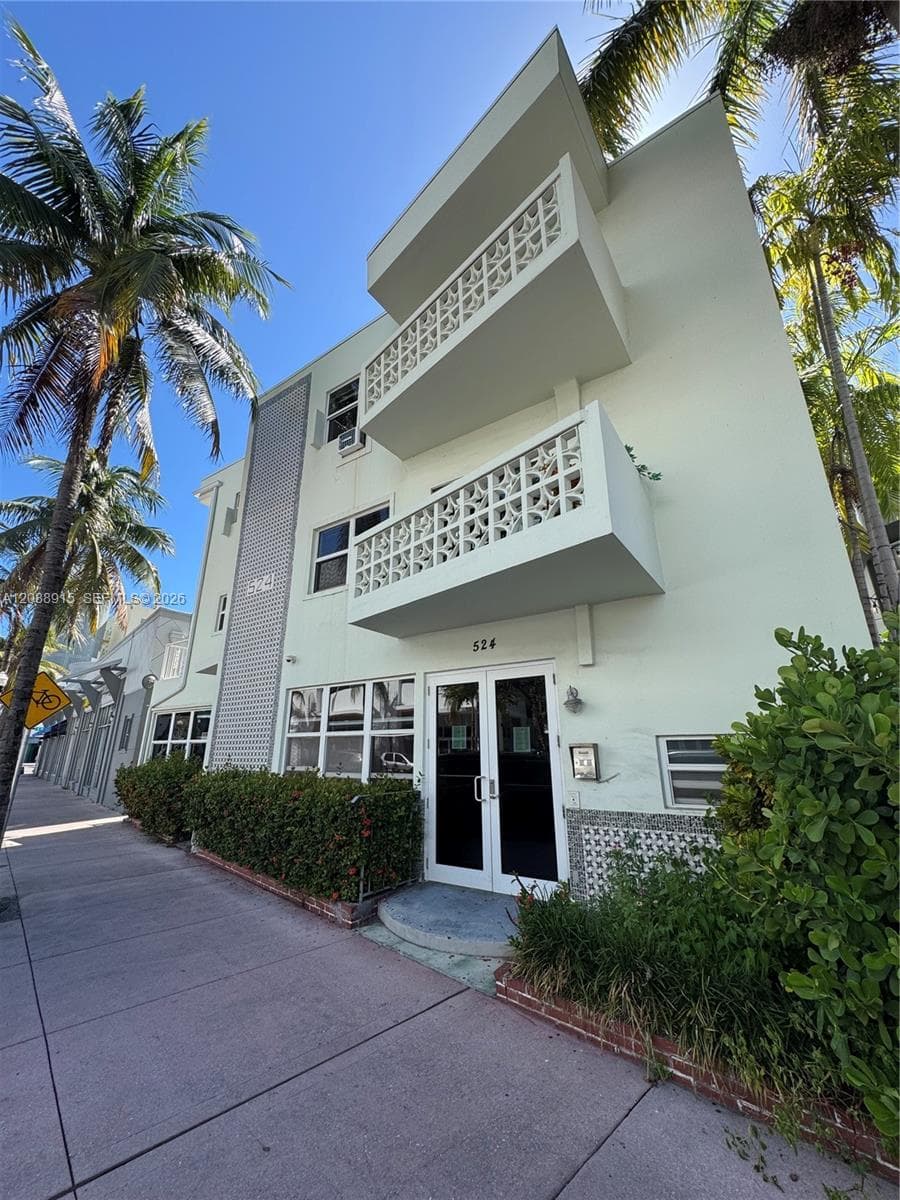 WASHINGTON CENTER CONDO · #311 in Miami Beach - Photo 17