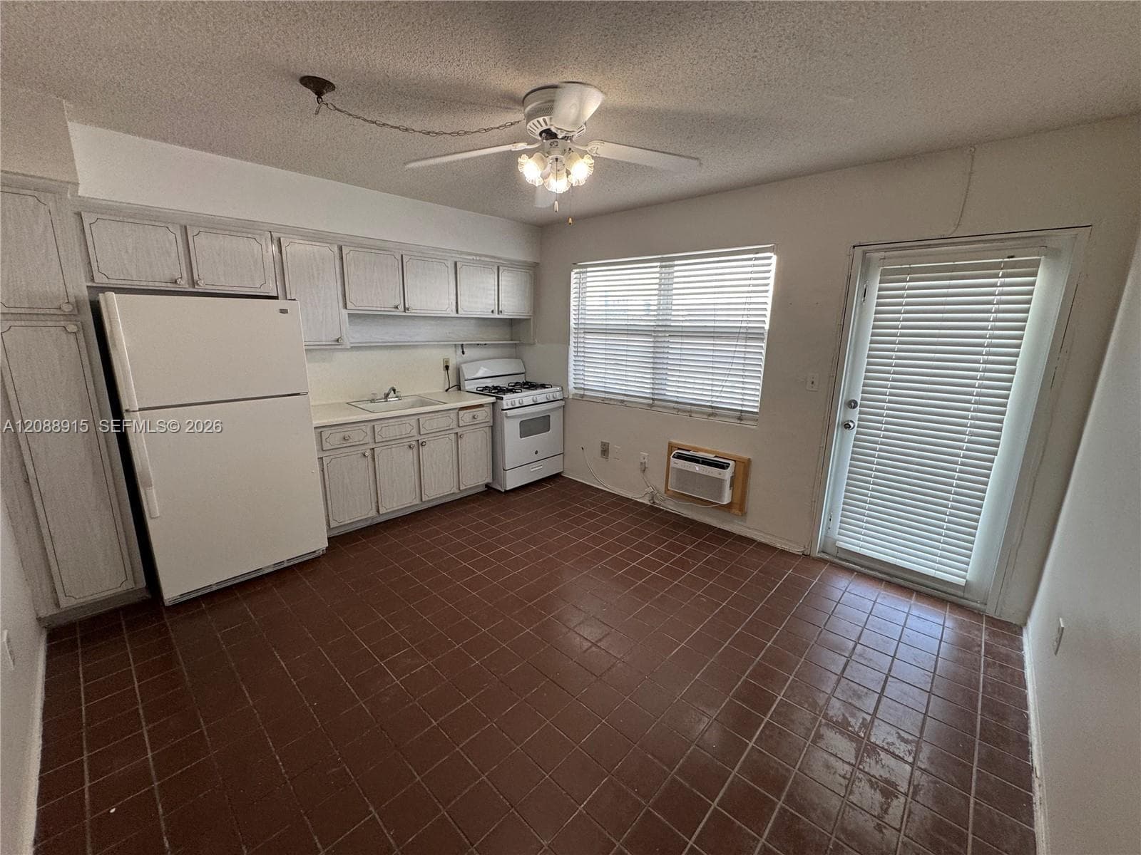WASHINGTON CENTER CONDO · #311 in Miami Beach - Photo 3