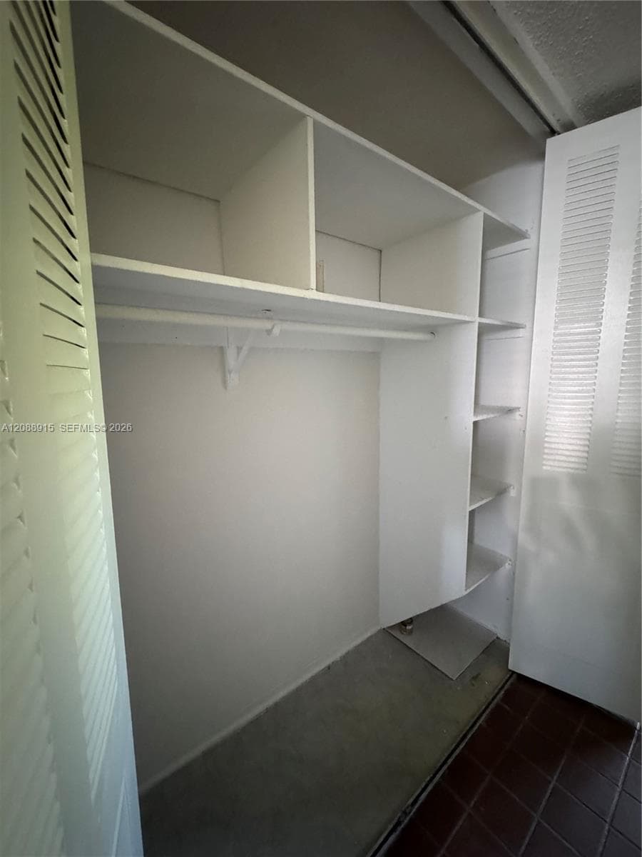 WASHINGTON CENTER CONDO · #311 in Miami Beach - Photo 9