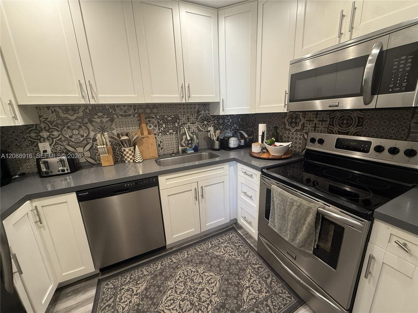 LAKEWOOD VILLAS CONDO · #C207 in Miami - Photo 2