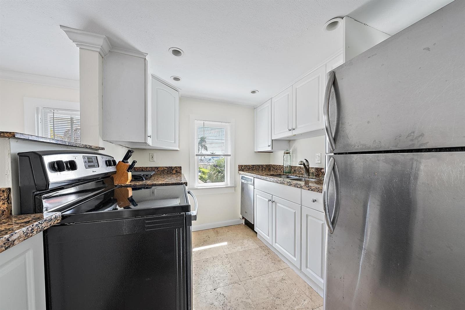 228 9th St-47