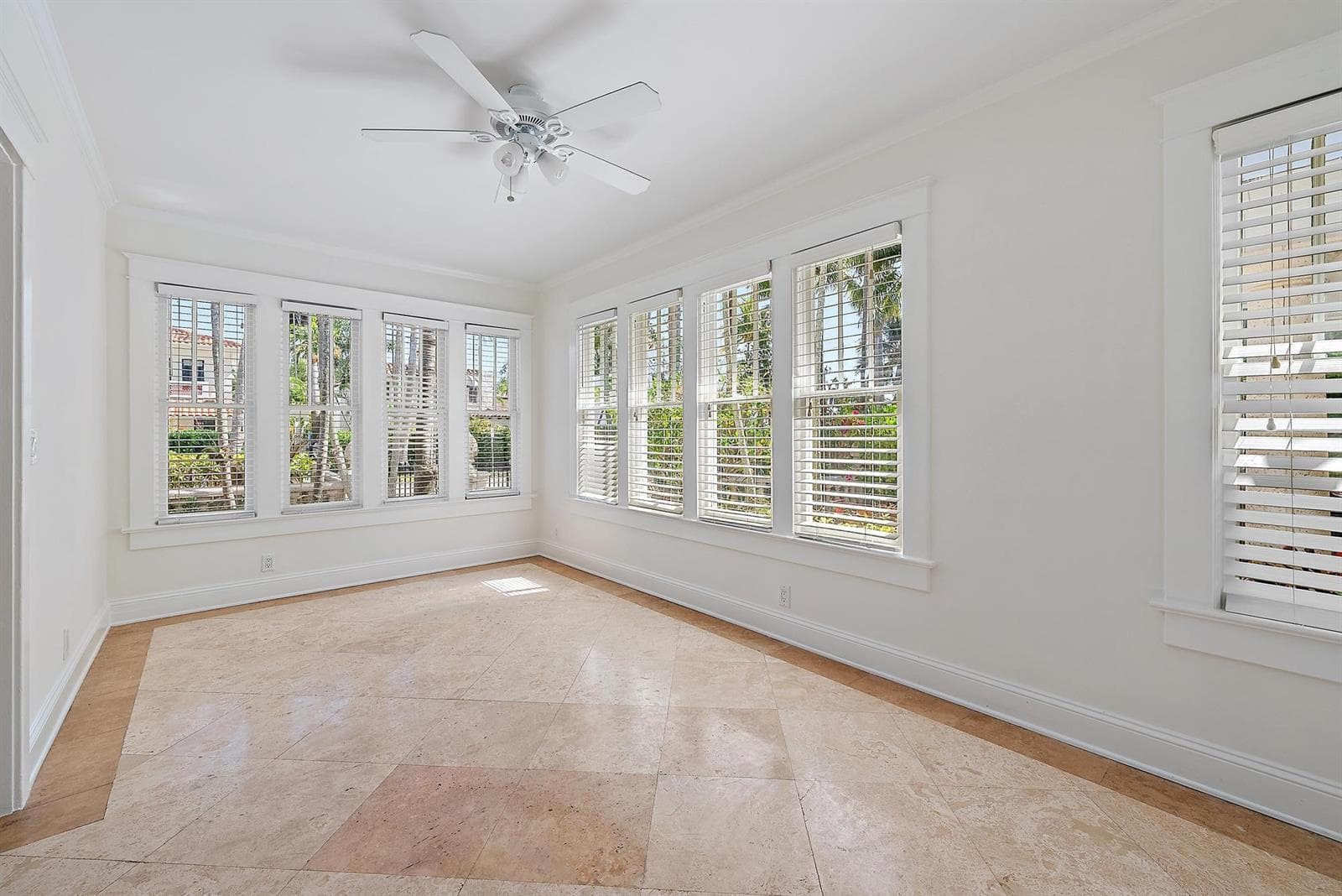 228 9th St-23