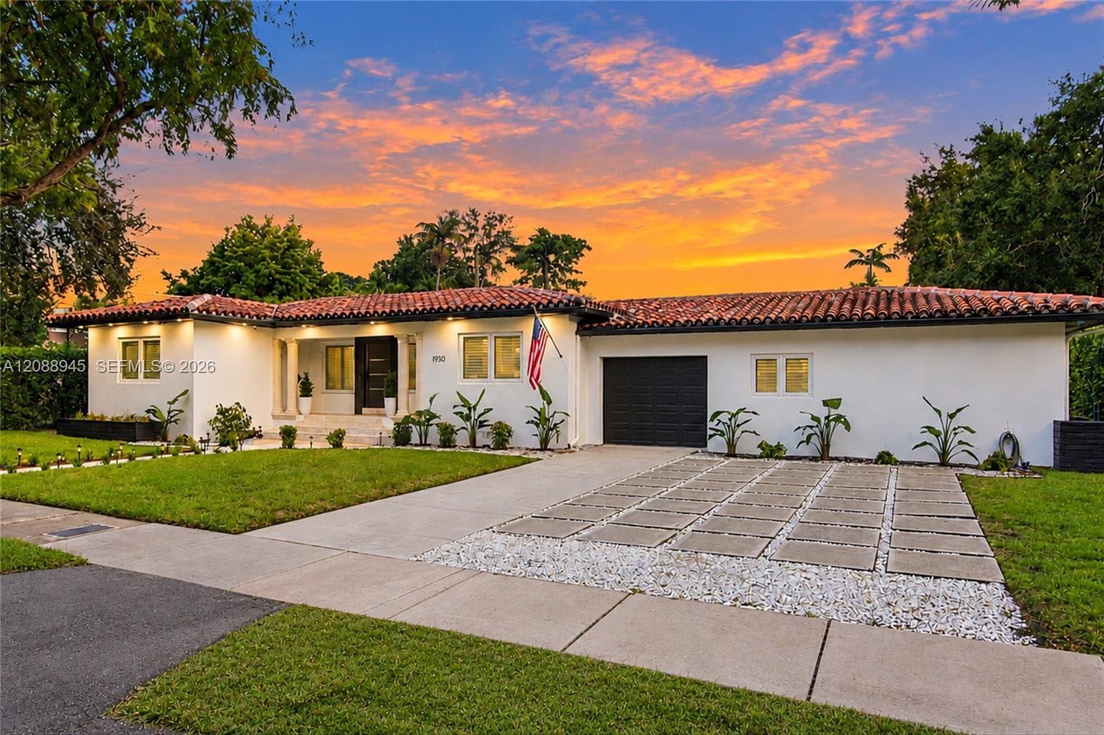 1550 Trevino Ave photo 3