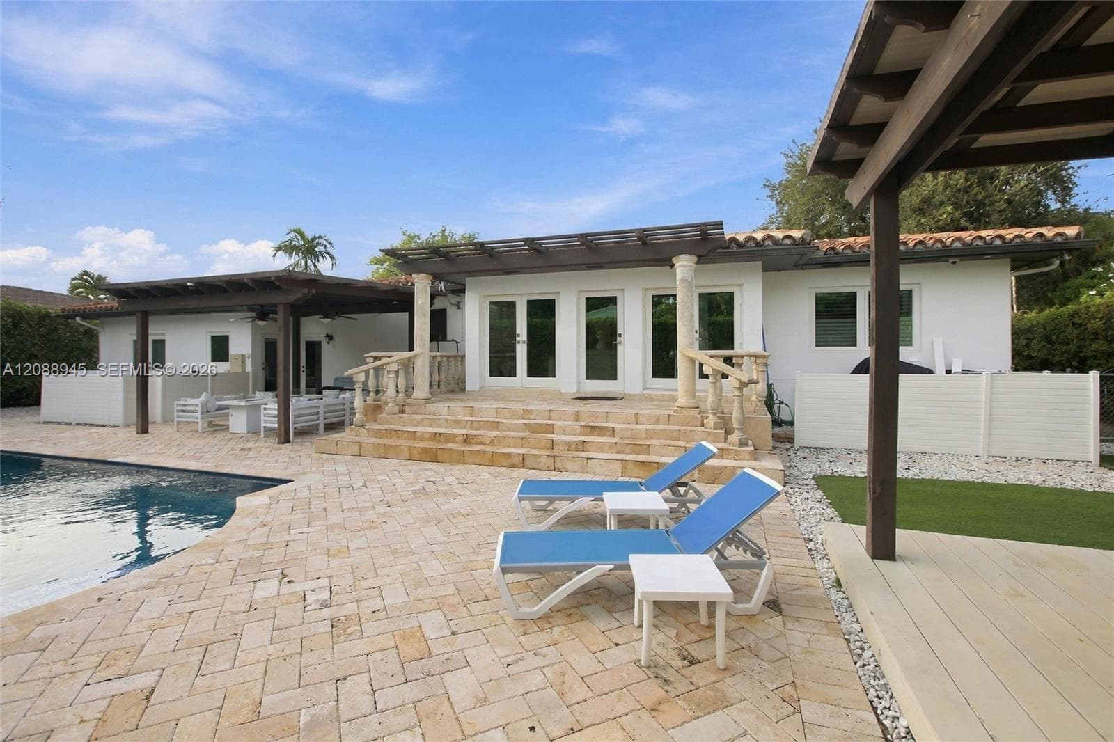 1550 Trevino Ave photo 18