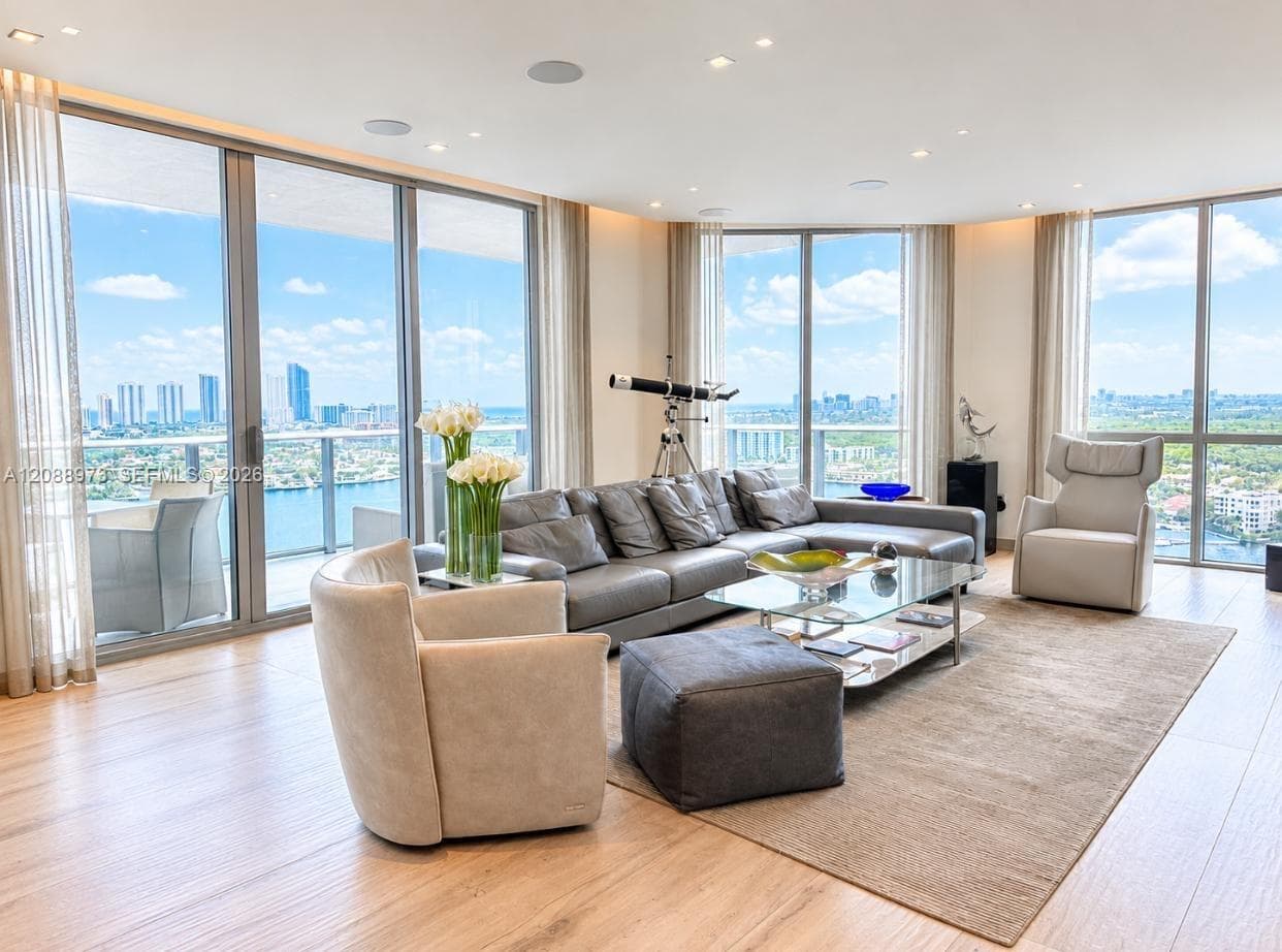 Marina Palmas Residence · #2210 in North Miami Beach - Photo 2