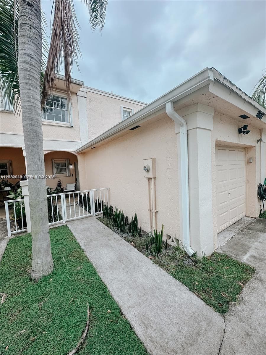 11807 SW 99th Ln photo 2