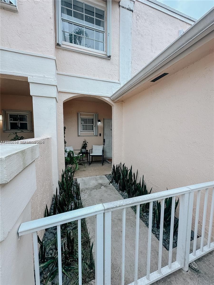 11807 SW 99th Ln photo 3