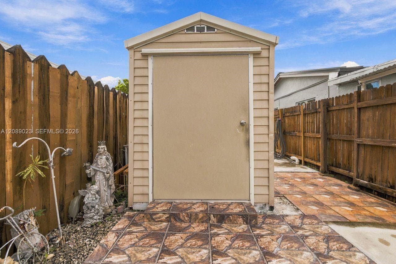 20505 NW 45th Ave photo 52