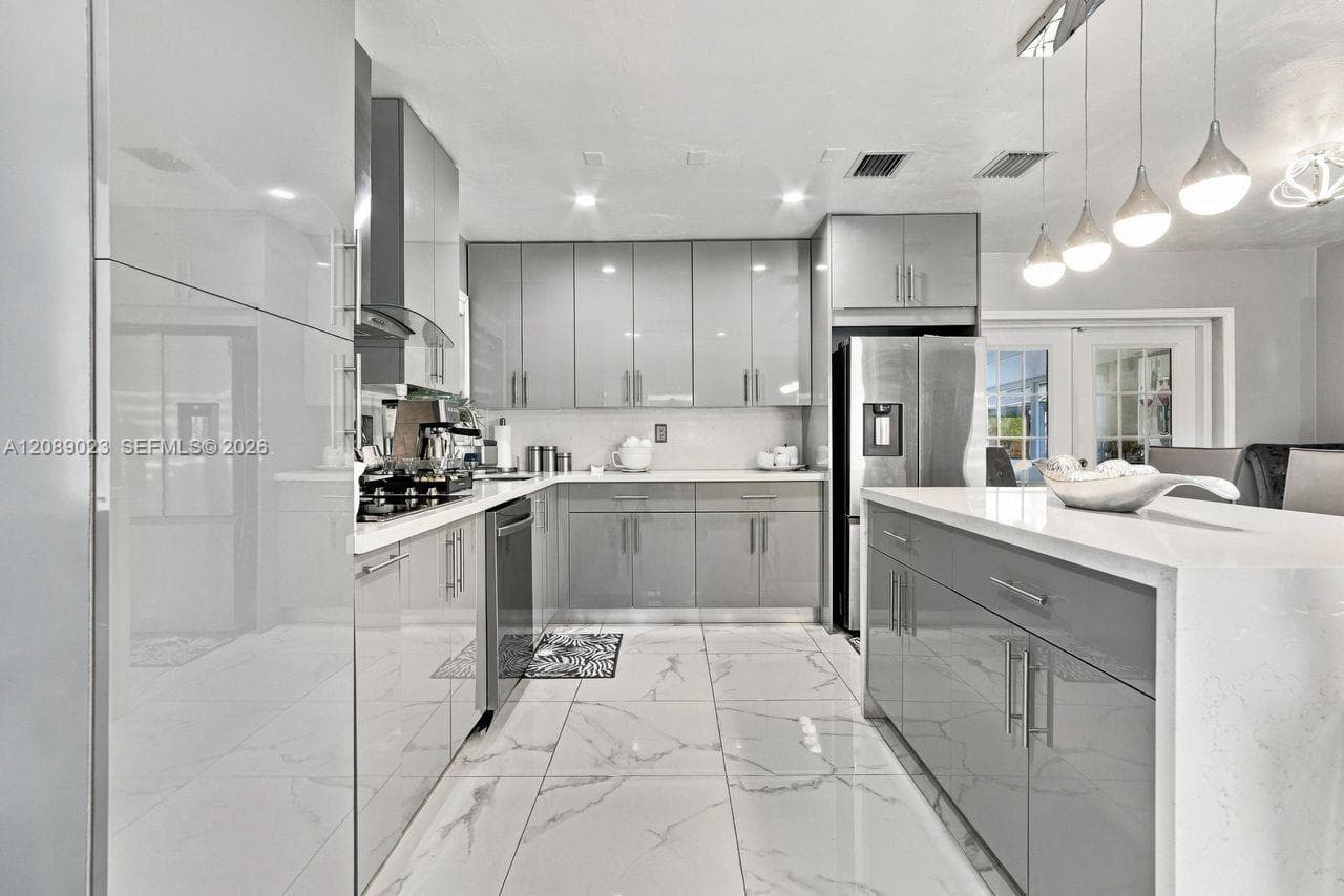20505 NW 45th Ave photo 9