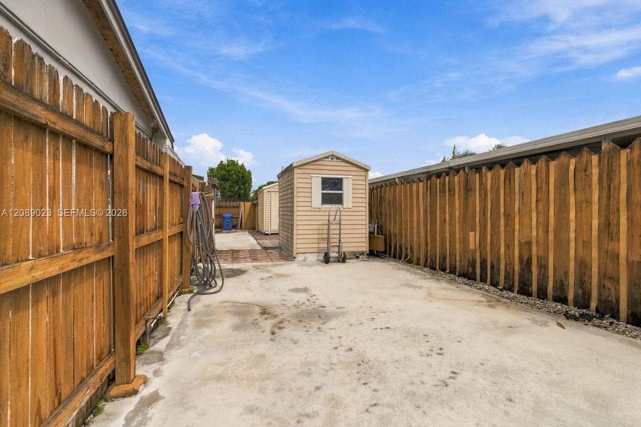 20505 NW 45th Ave photo 51