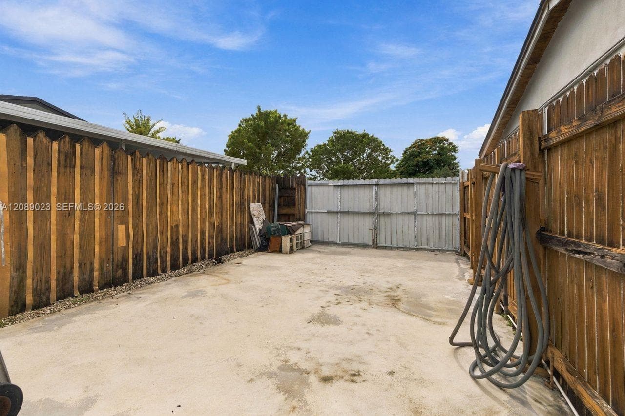 20505 NW 45th Ave photo 50