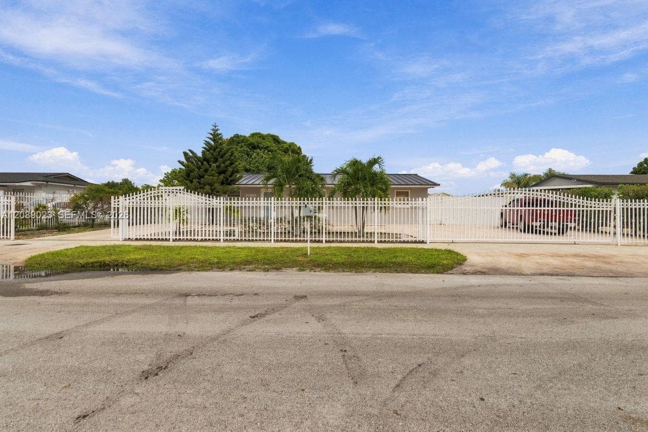 20505 NW 45th Ave photo 48