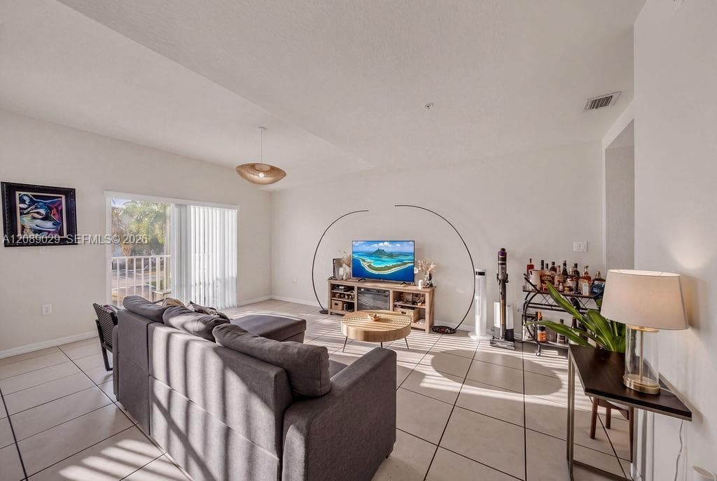 ST MORTIZ · #213 in Doral - Photo 2
