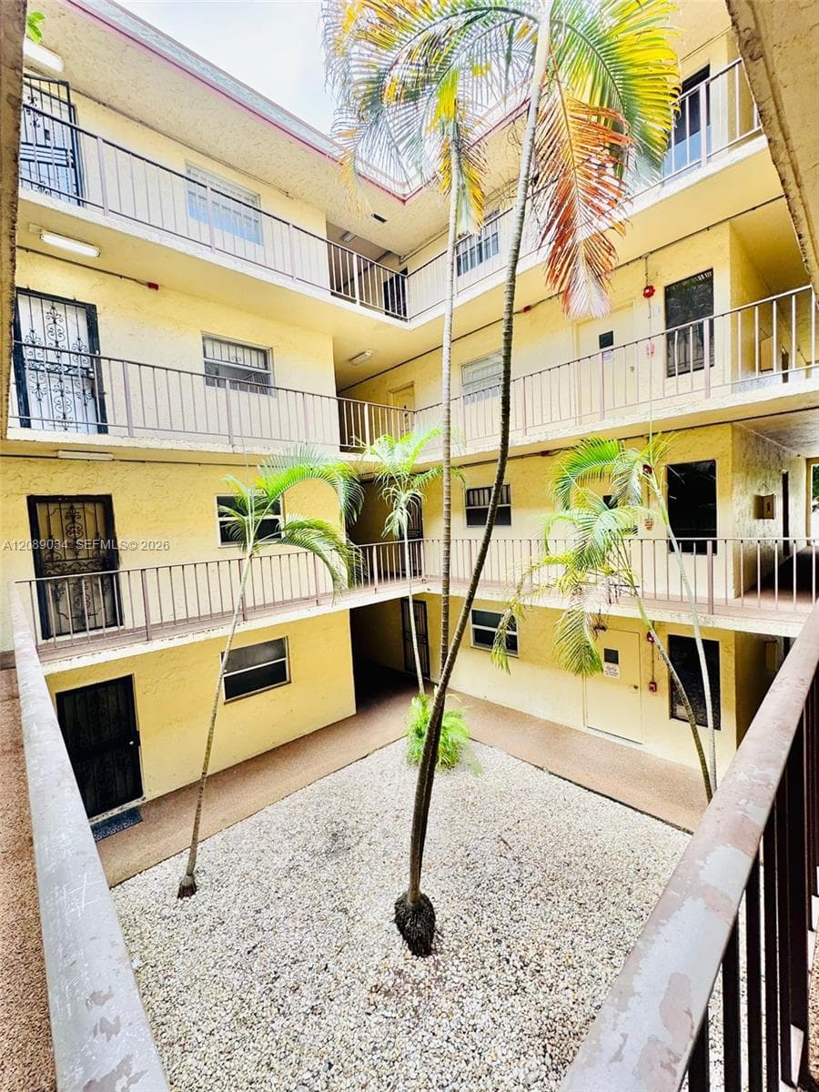 CAPRI GARDENS CONDO · #B205 in North Miami - Photo 2