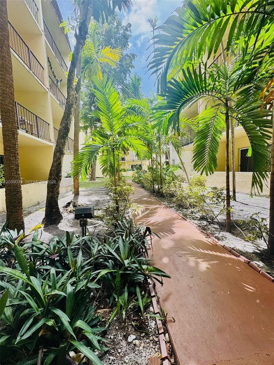 CAPRI GARDENS CONDO · #B205 in North Miami - Photo 1