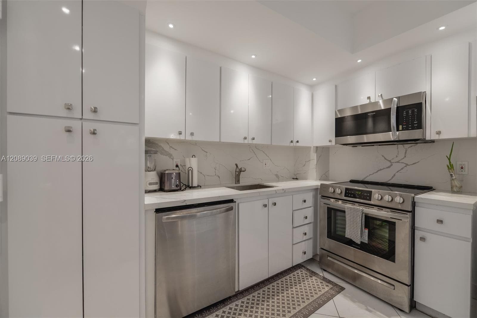 HEMISPHERES CONDO · #5G in Hallandale Beach - Photo 7