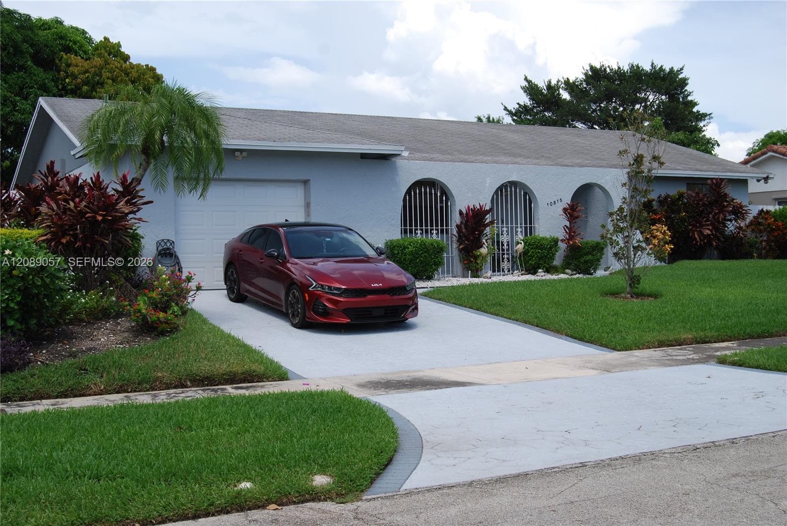 10815 SW 165th Ter photo 2