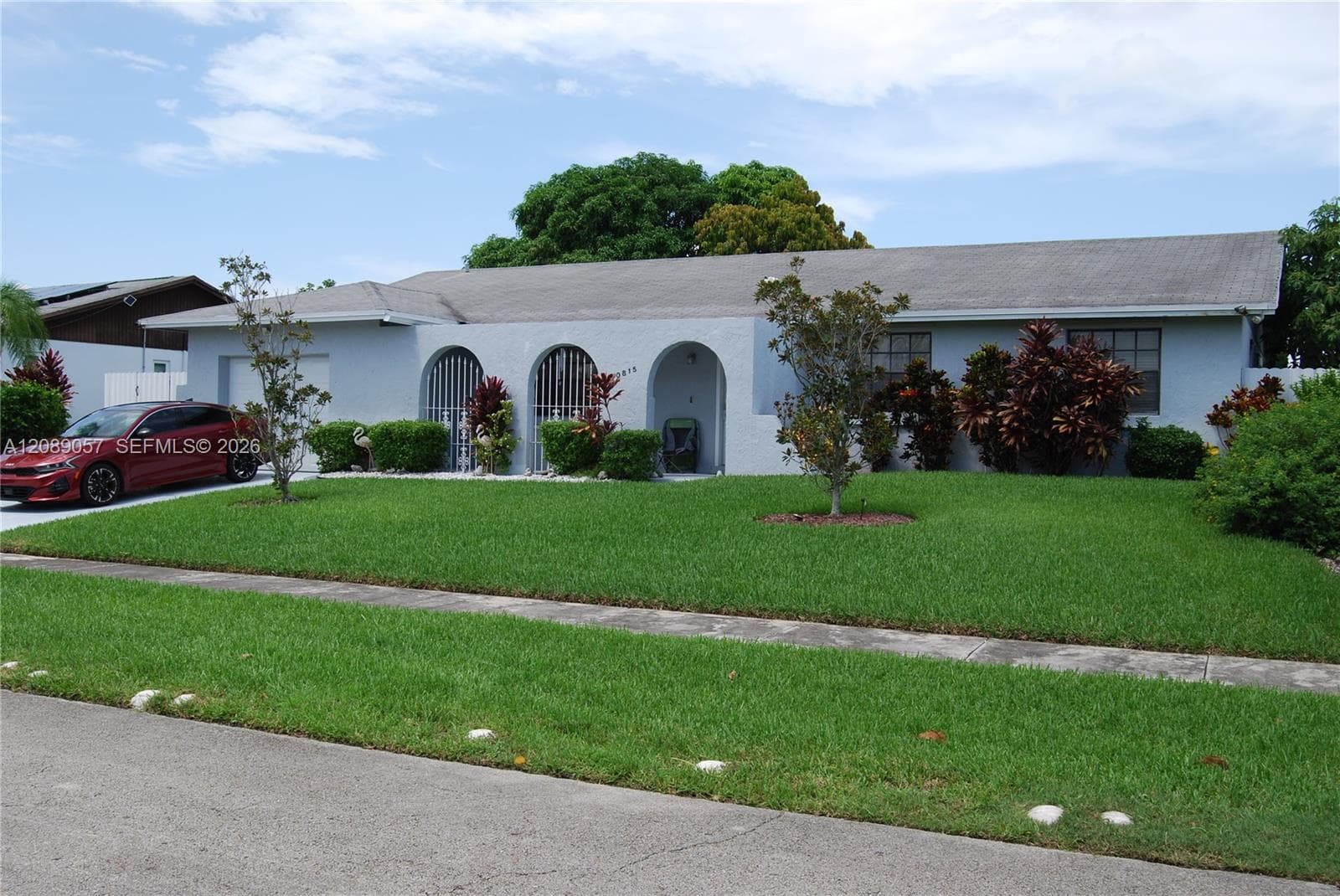 10815 SW 165th Ter photo 3